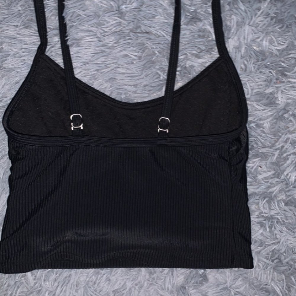 Cute crop top - Picture 2 of 4